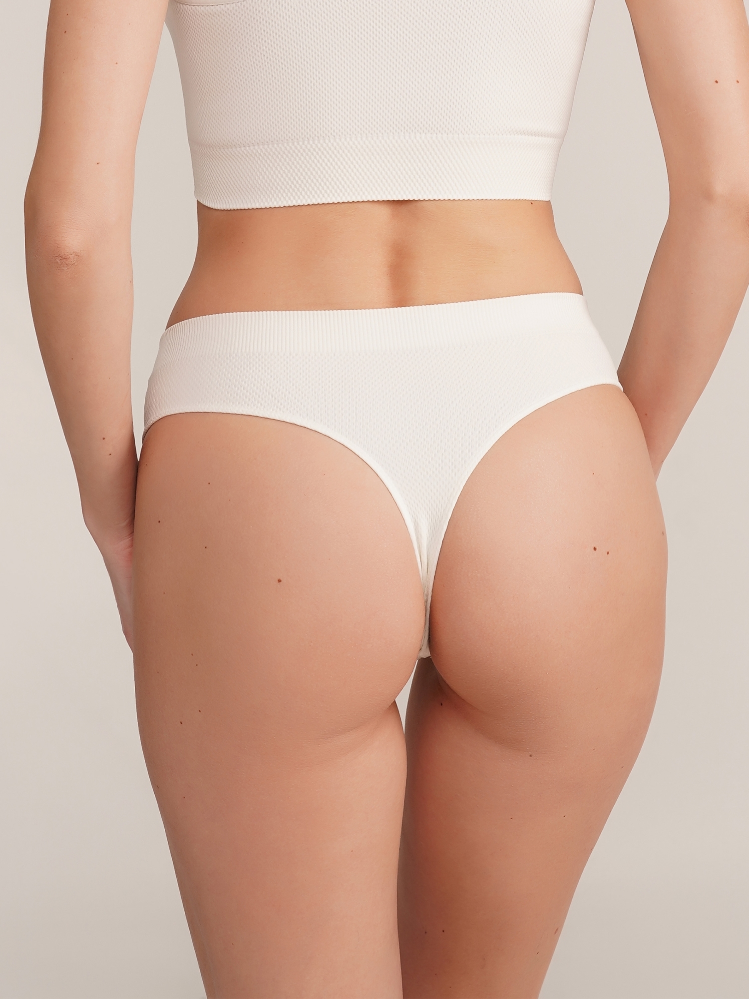 Стрінги жіночі безшовні трусики giulia string briefs grain S/M